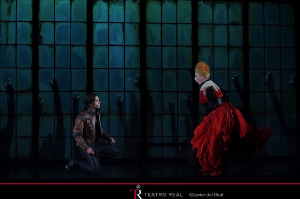 Escena del segundo reparto de Roberto Devereux en el Teatro Real