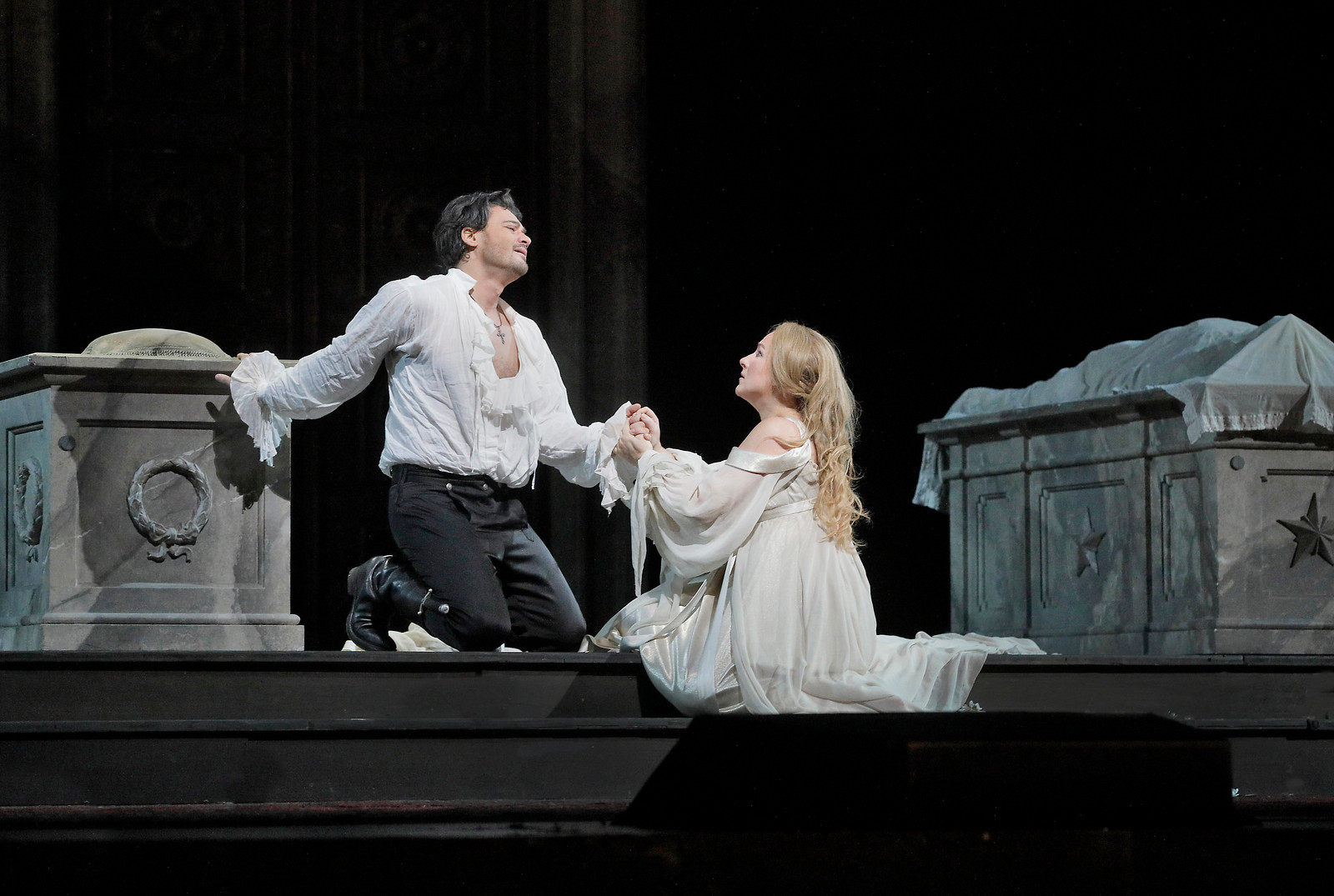 Roméo and Juliette ring in the New Year at the Metropolitan Opera