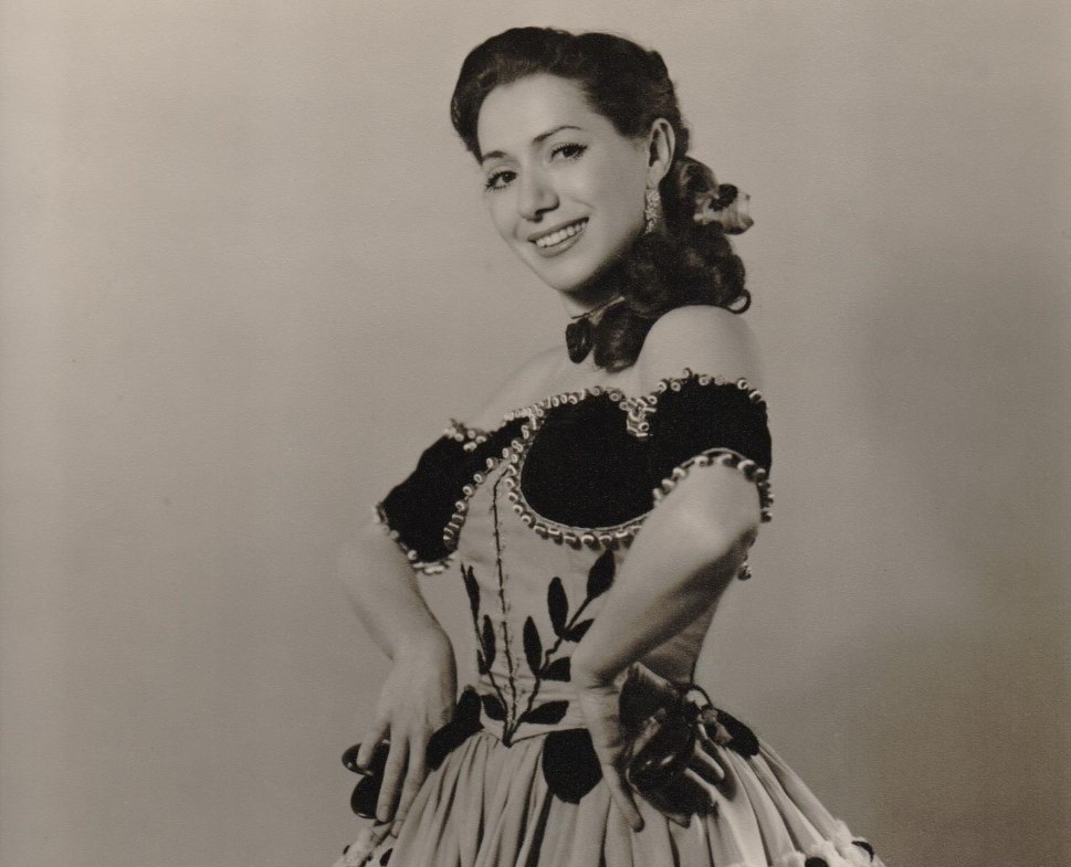 Mariemma a finales de los años 40 en una coreografía de Escuela Bolera. Fotógrafo: Manuel-Museo Mariemma de Iscar (Valladolid). 