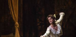 Lauren Cuthbertson y Reece Clarke en Manon. Royal Ballet. Fotografía de Andrej Uspenski