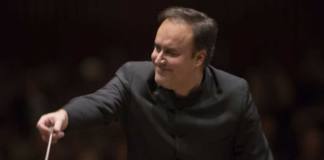 Karel Mark Chichon renueva al frente de la Orquesta Filarmónica de Gran Canaria