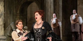 Joyce DiDonato como Sesto y Elza van den Heever como Vitellia en La Clemenza di Tito. Foto: Jonathan Tichler / Met Opera