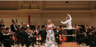 La mezzosoprano Elina Garanca vuelve a Nueva York con las Ruckert Lieder de Mahler en un programa junto a la orquesta del Met que incluyó la Séptima de Bruckner.