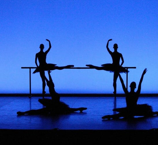 English National Ballet en Etudes. Foto: Laurent Liotardo