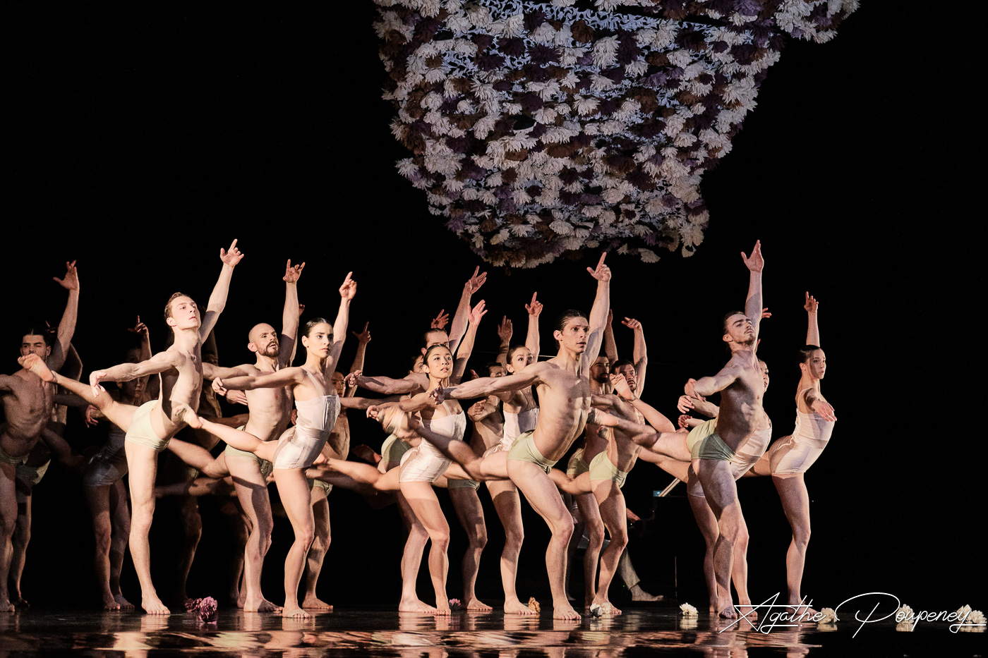 Yours, Virginia - Gil Harush - Ballet de l'OnR © Agathe Poupeney 