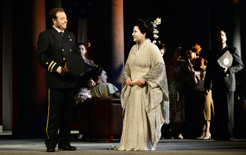 Eduardo Aladrén y Liana Aleksanyan en "Madama Butterfly" (2017) de la Dusseldorf (Deutsche Oper am Rhein)