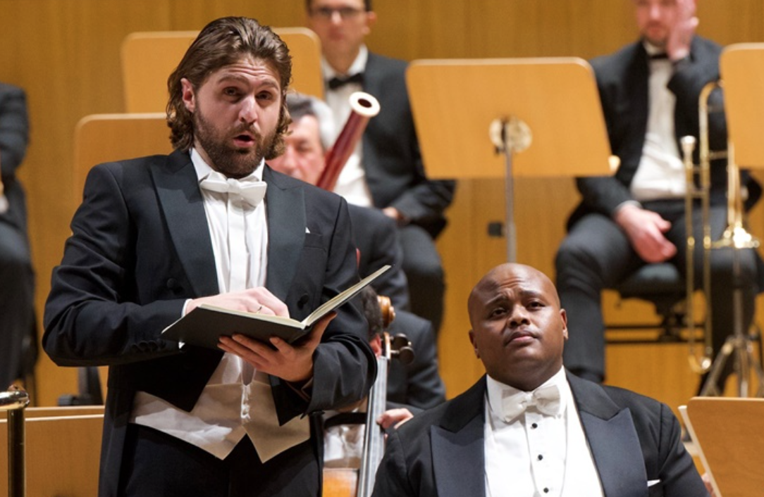 Konstantin Krimmel y Siyabonga Maqungo en un momento del oratorio "Elias" / Foto: © CNDM