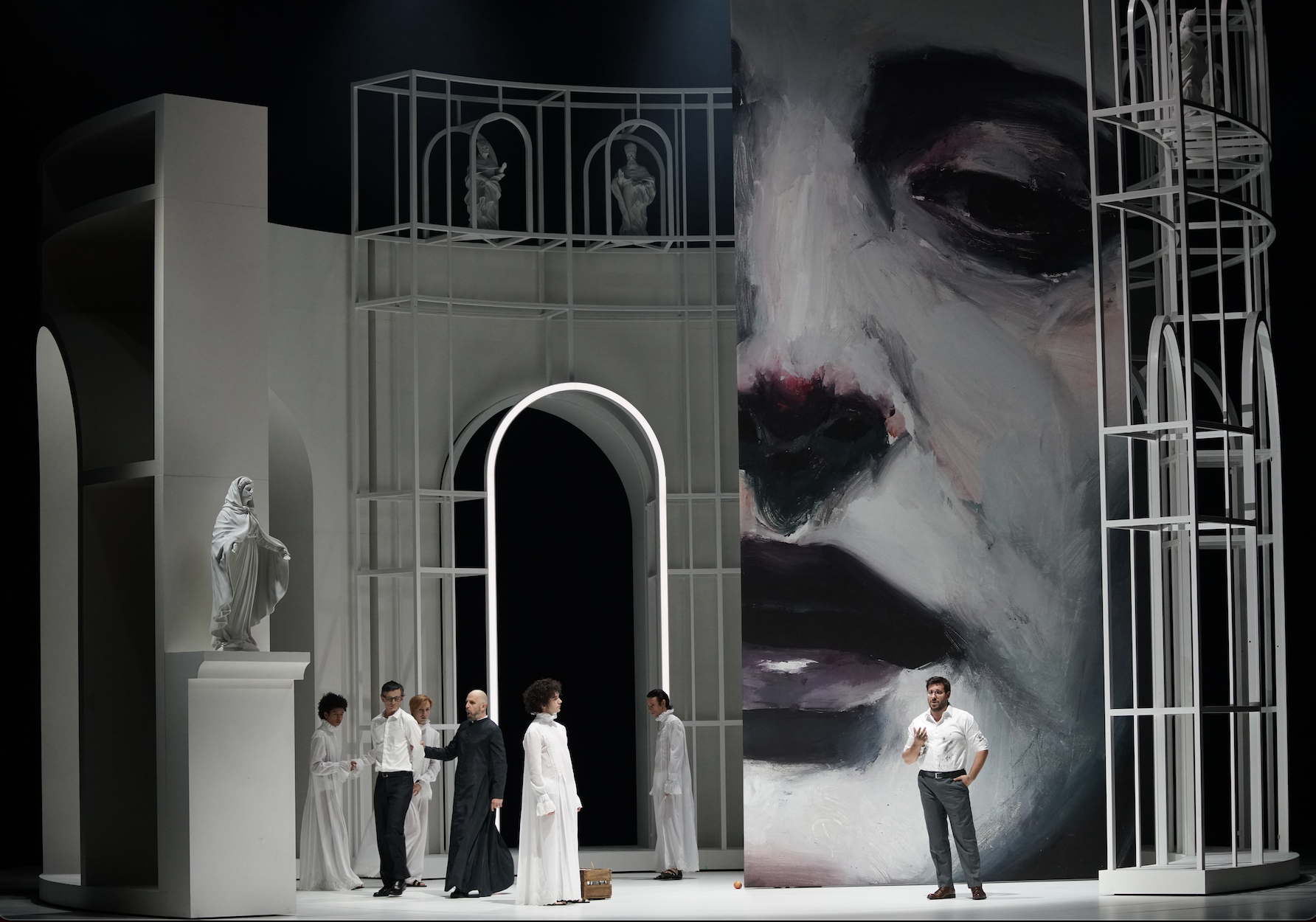 Una escena de "Tosca" en la producción que se verá en el Liceu © Karl Foster