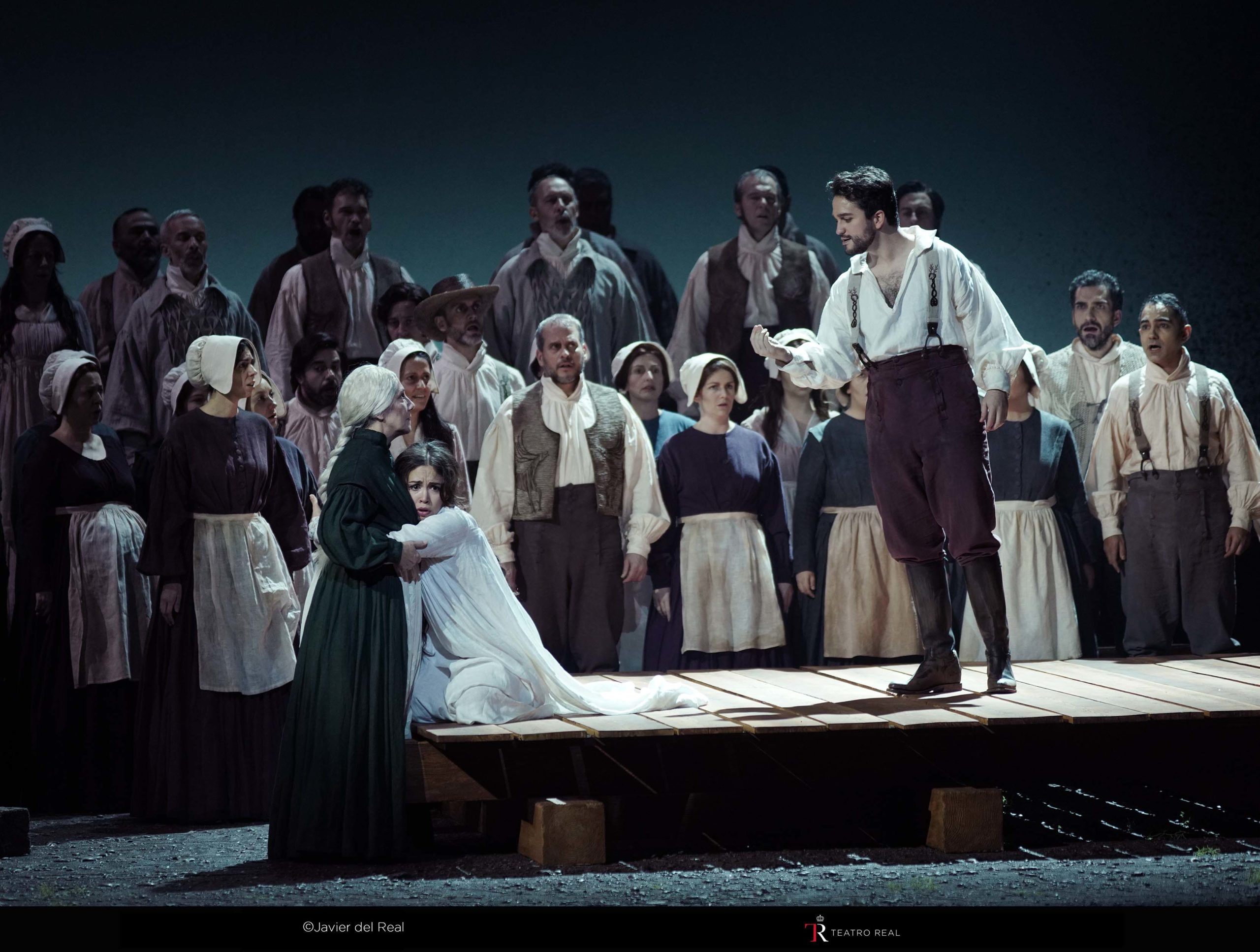 Una escena de "La Sonnambula" en el Teatro Real / Foto: © Javier del Real
