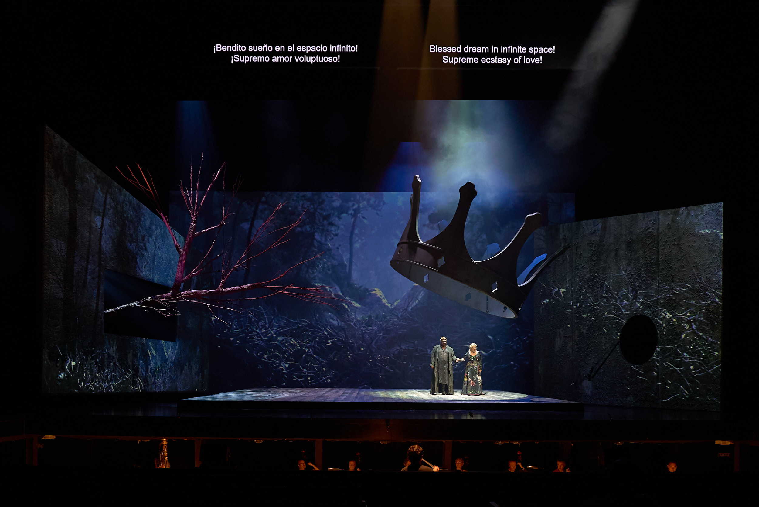 Una escena de "Tristan und Isolde" en Sevilla / Foto: Guillemo Mendo