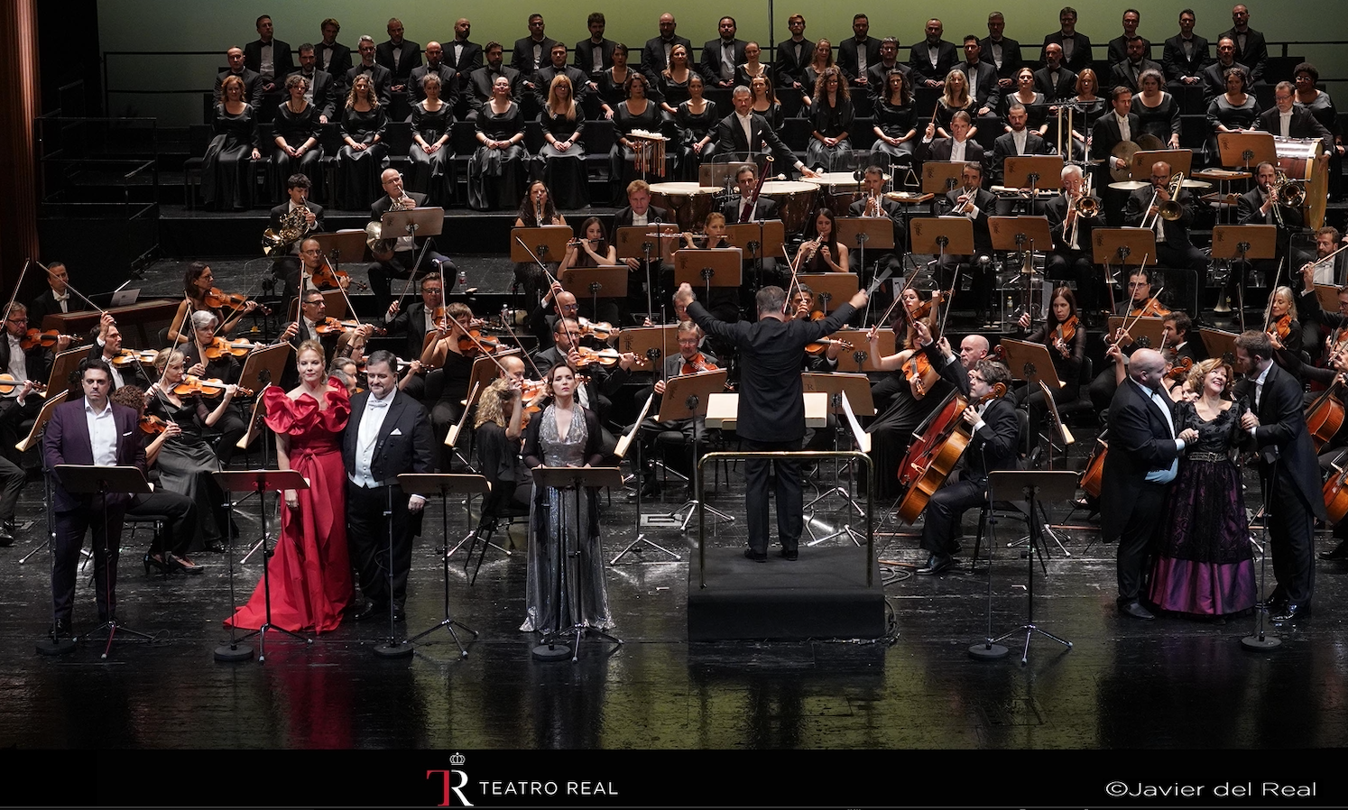 Vista general de la orquesta y solistas en "Luisa Fernanda" / Foto: Javier del Real