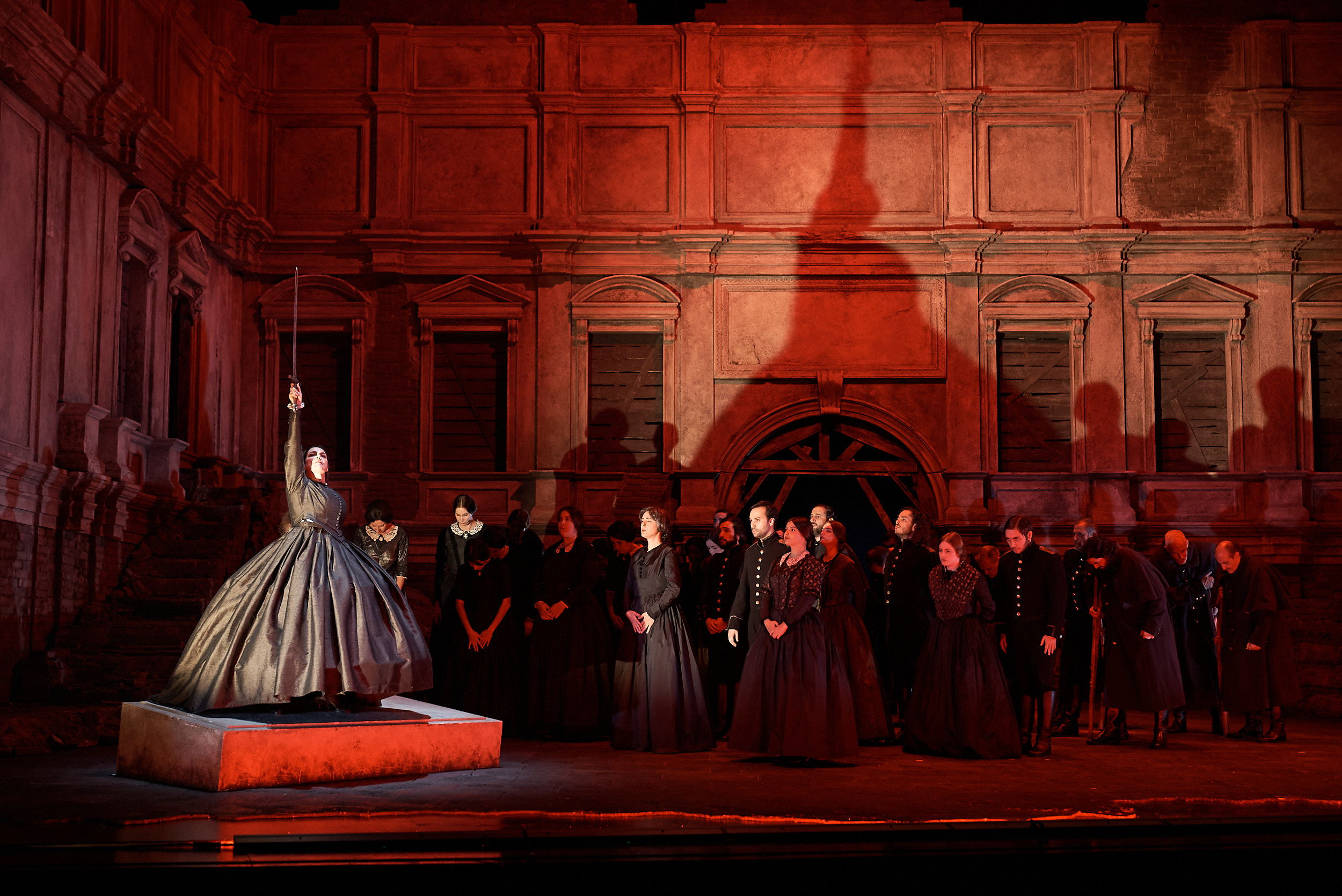 Una escena de "Norma" en Sevilla / Foto: Teatro de la Maestranza
