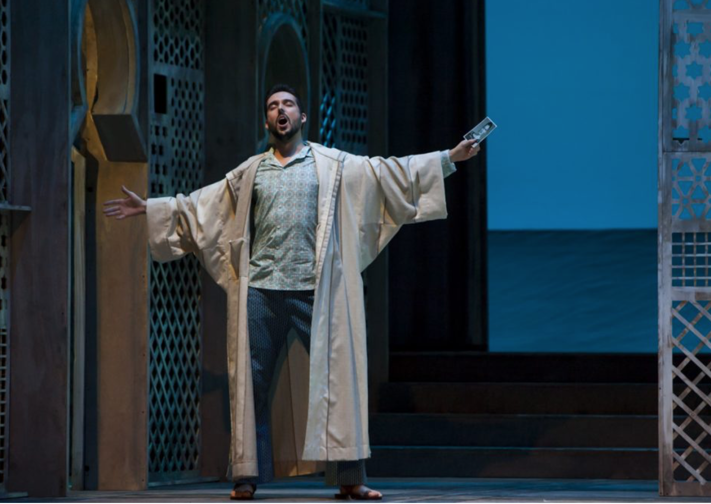 Juan de Dios Mateos como Lindoro (L'italiana in Algeri) en el Teatro Municipal De Santiago de Chile (2019) / Foto: Ópera Nacional de Chile